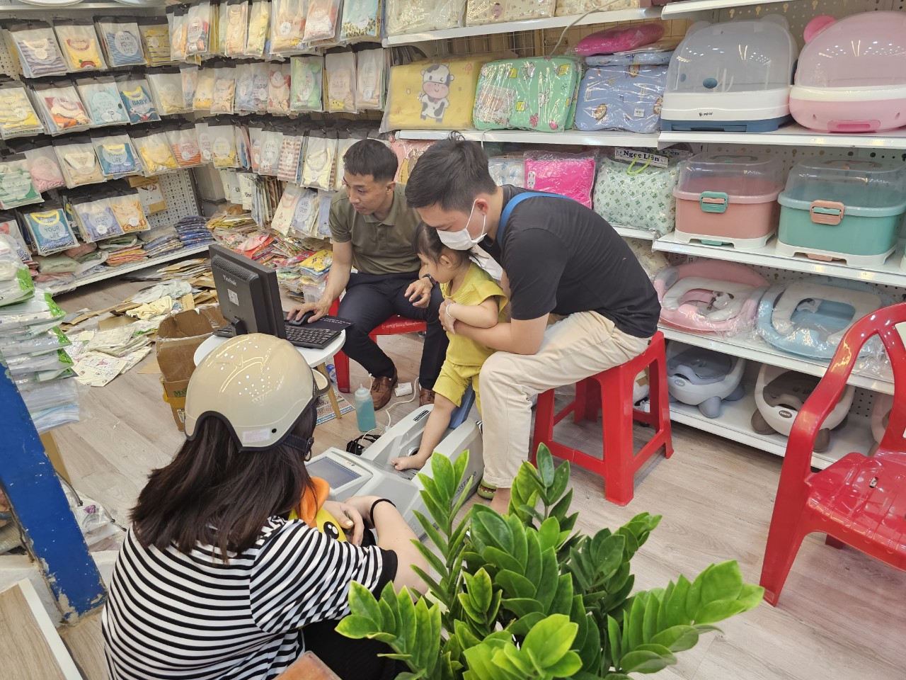 Trade And Show trao giá trị, gửi yêu thương của Sữa Hoàng Gia Úc tại Hồng Sơn House