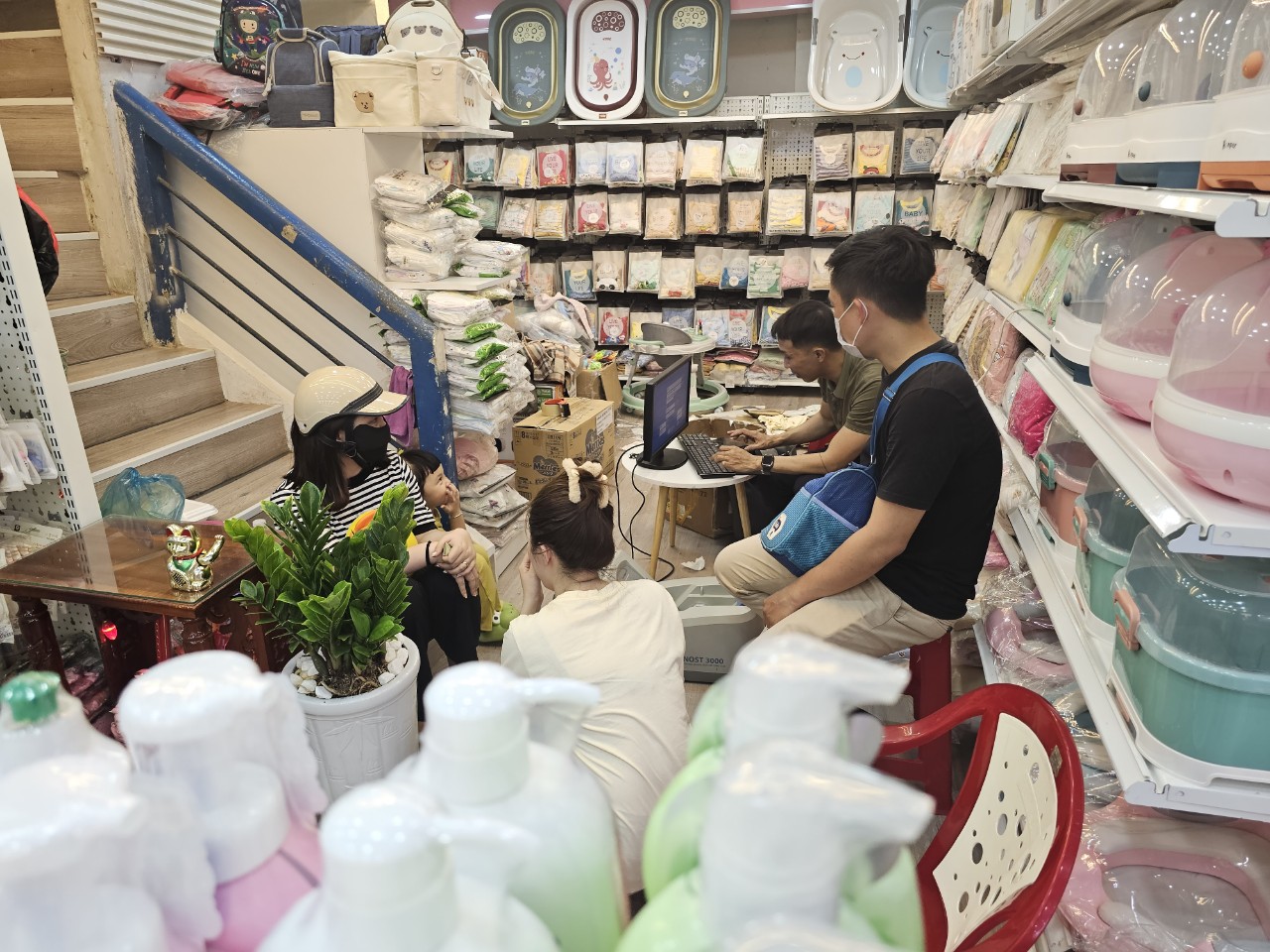 Trade And Show trao giá trị, gửi yêu thương của Sữa Hoàng Gia Úc tại Hồng Sơn House