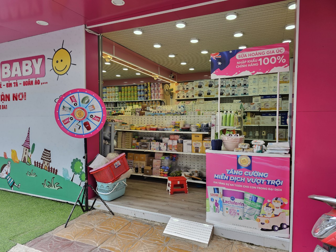 Trade And Show trao giá trị, gửi yêu thương của Sữa Hoàng Gia Úc tại Hồng Sơn House