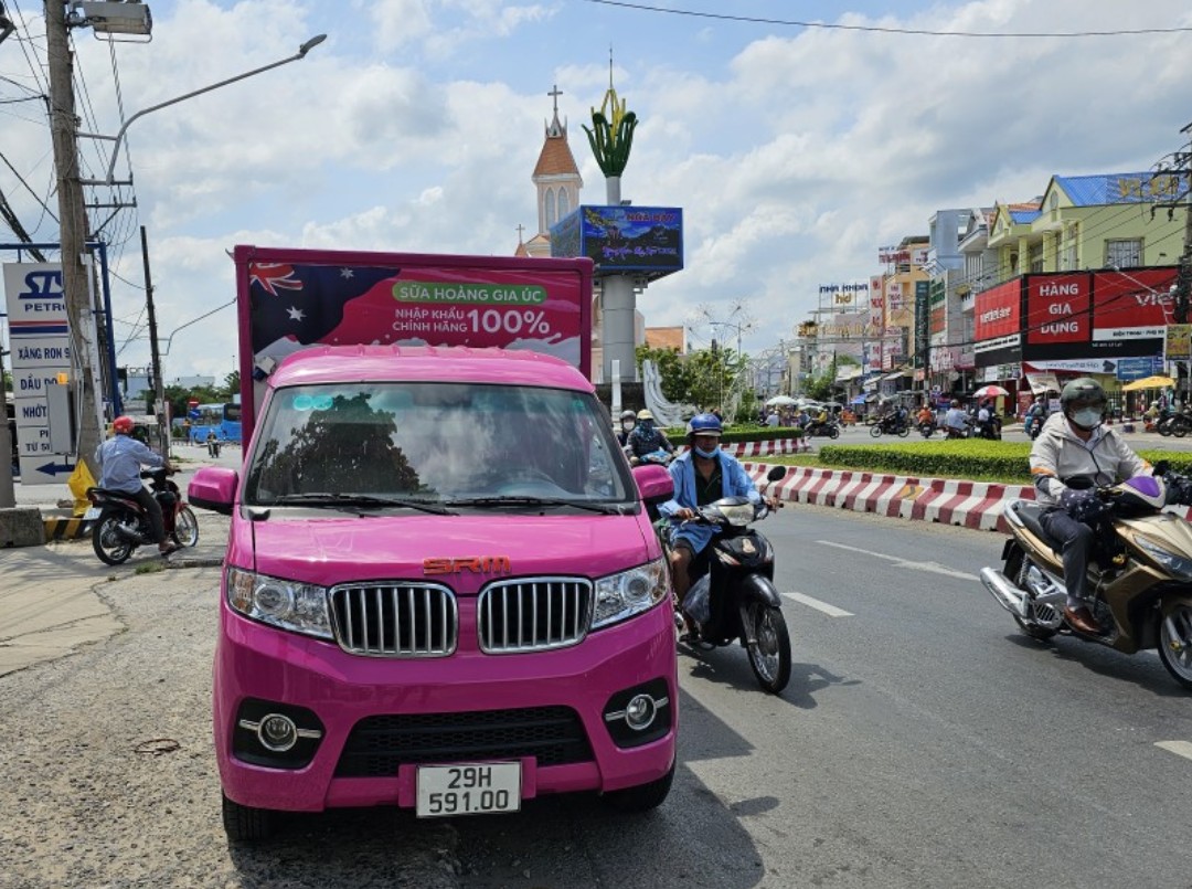 Trade And Show trao giá trị, gửi yêu thương của Sữa Hoàng Gia Úc tại Hồng Sơn House