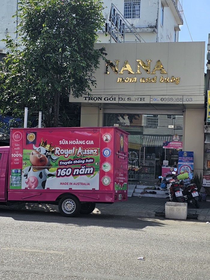 Trade and show tại Nana shop